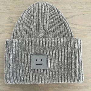 Acne studios 100% wool hat